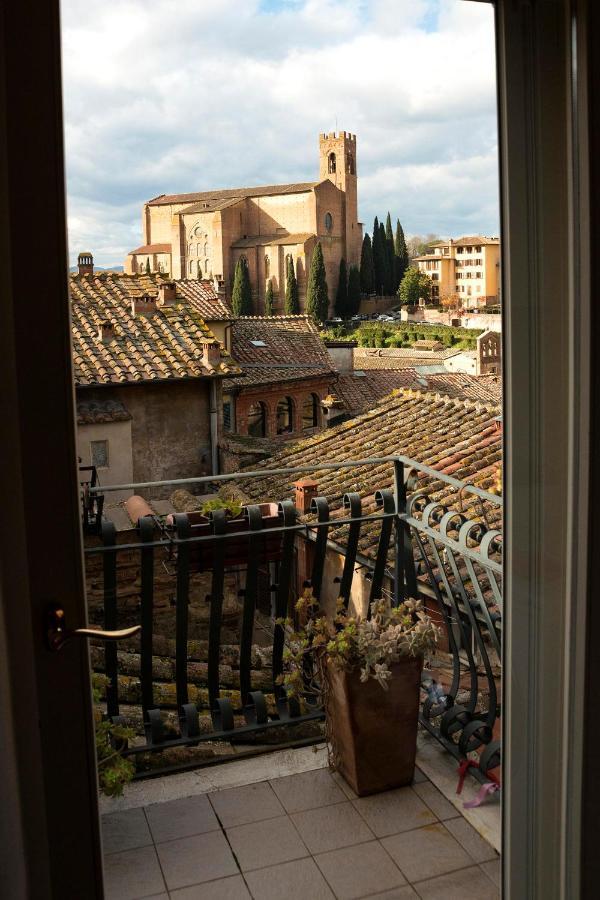 Dama Charming Apartment 100M From Piazza Del Campo Siena Kültér fotó